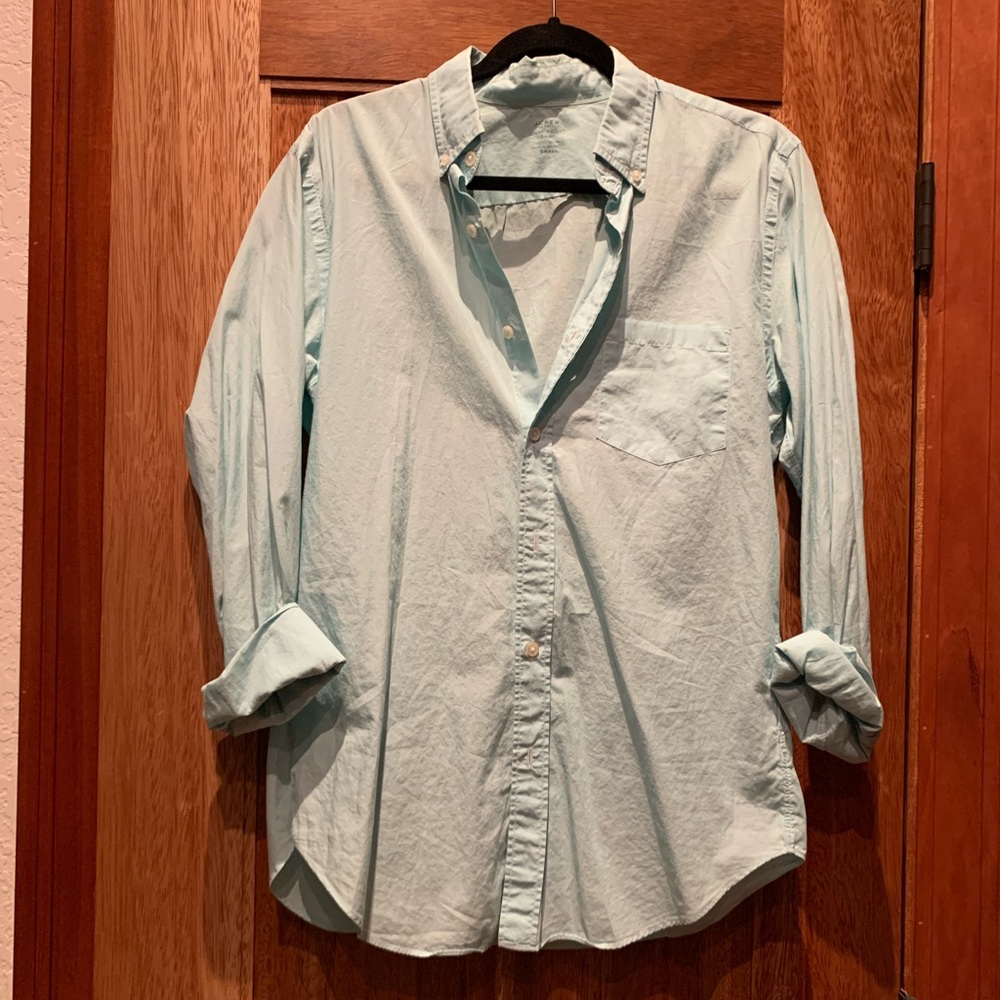 J. Crew Men’a lightweight button down shirt